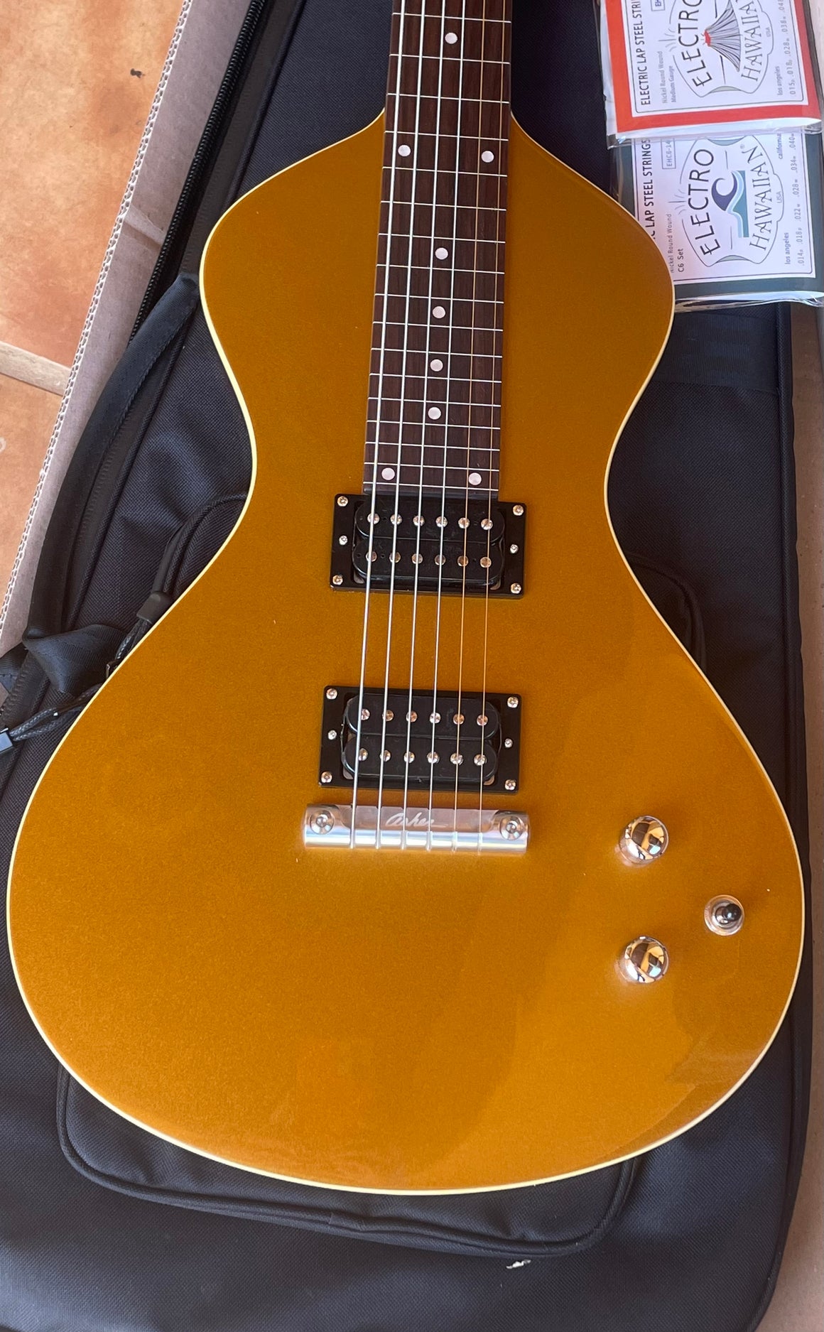 FACTORY SECOND 2023 Electro Hawaiian® Junior Lap Steel Gold Top with Gig Bag EXTRA STRINGS INCLUDED!!